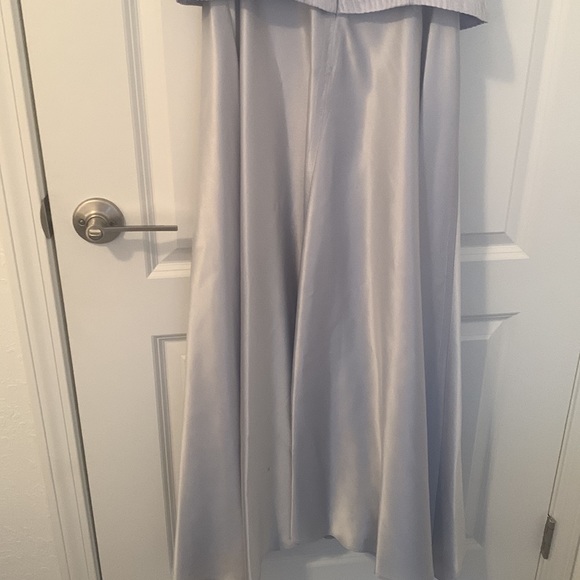 Flowing Flair Lavender Gown - Picture 6 of 7